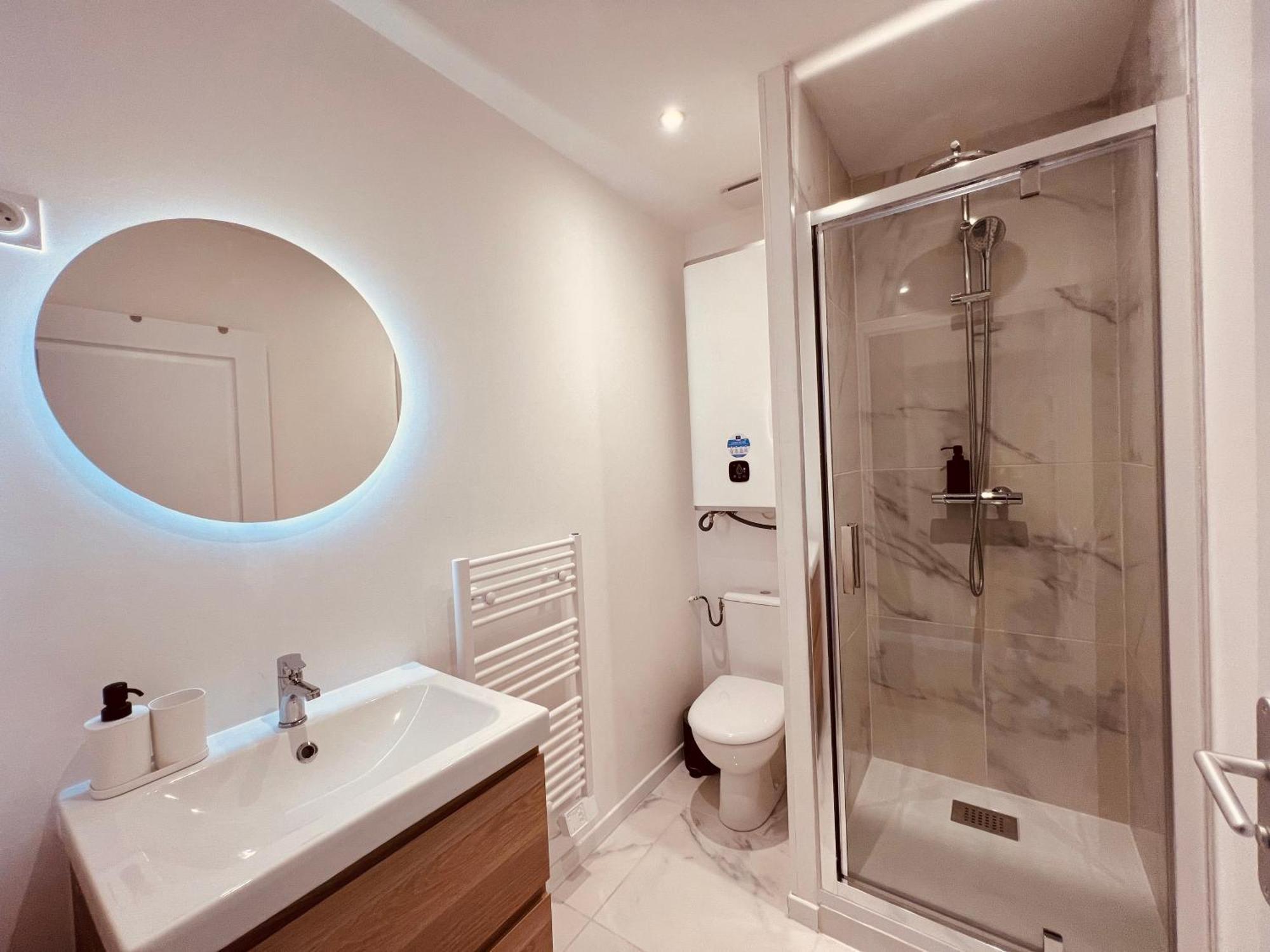 Le Gatsby - Home Homy Montlucon Bagian luar foto